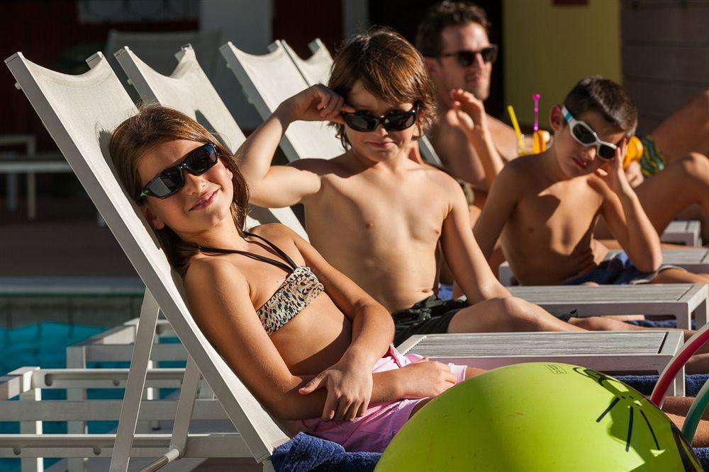 Club Hotel E Residence La Vela 토르볼레 외부 사진