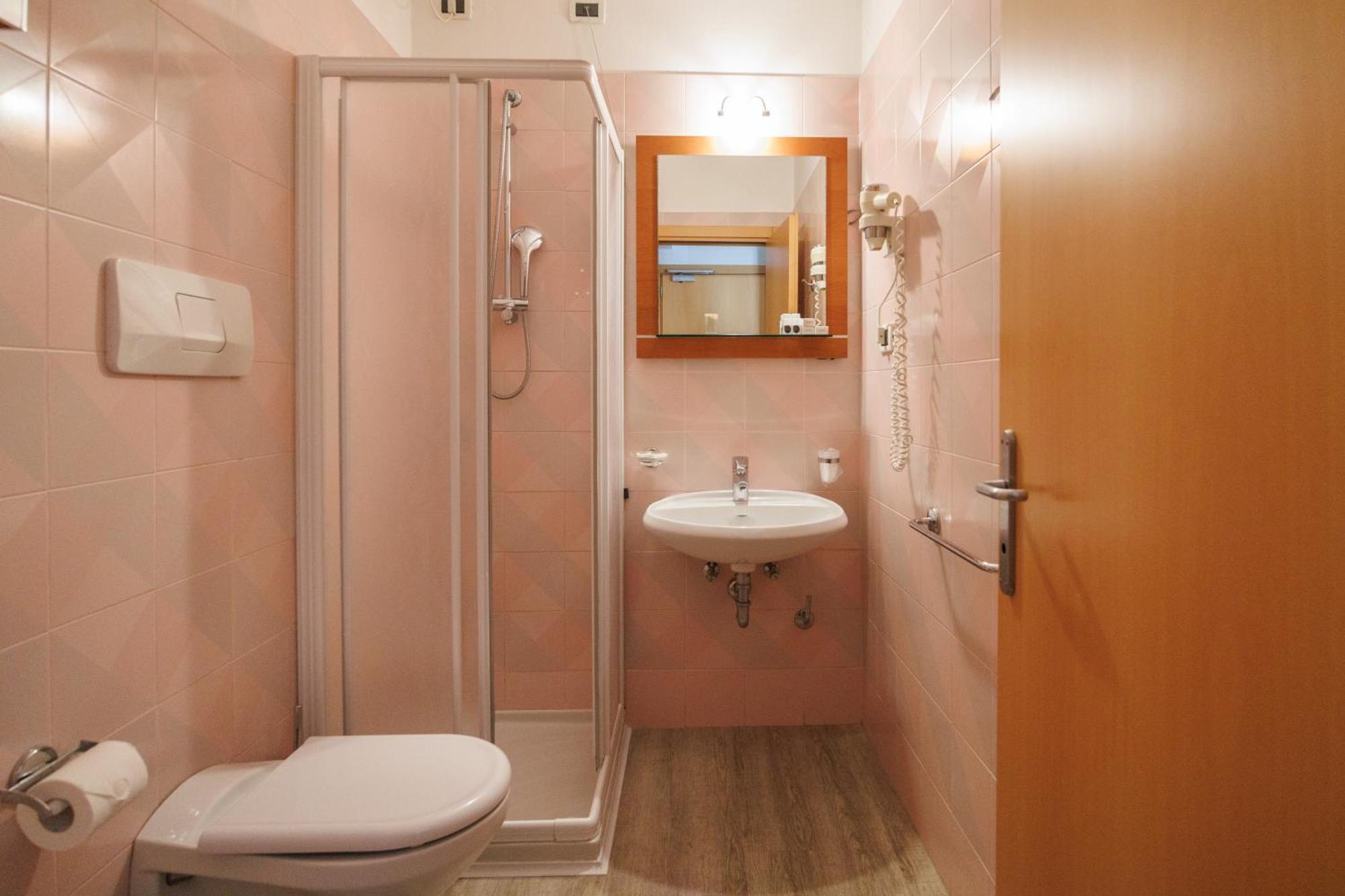 Club Hotel E Residence La Vela 토르볼레 외부 사진