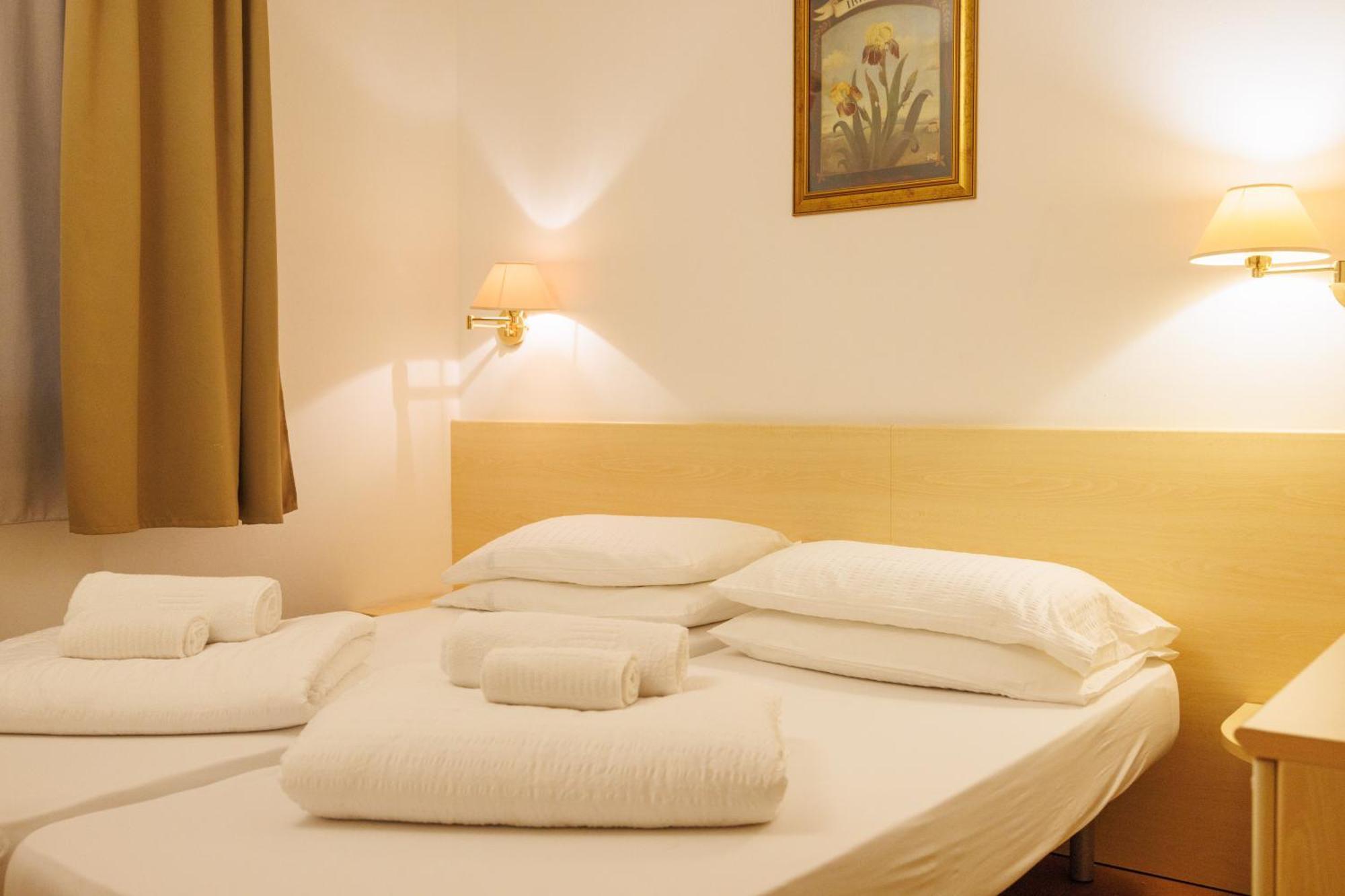 Club Hotel E Residence La Vela 토르볼레 외부 사진