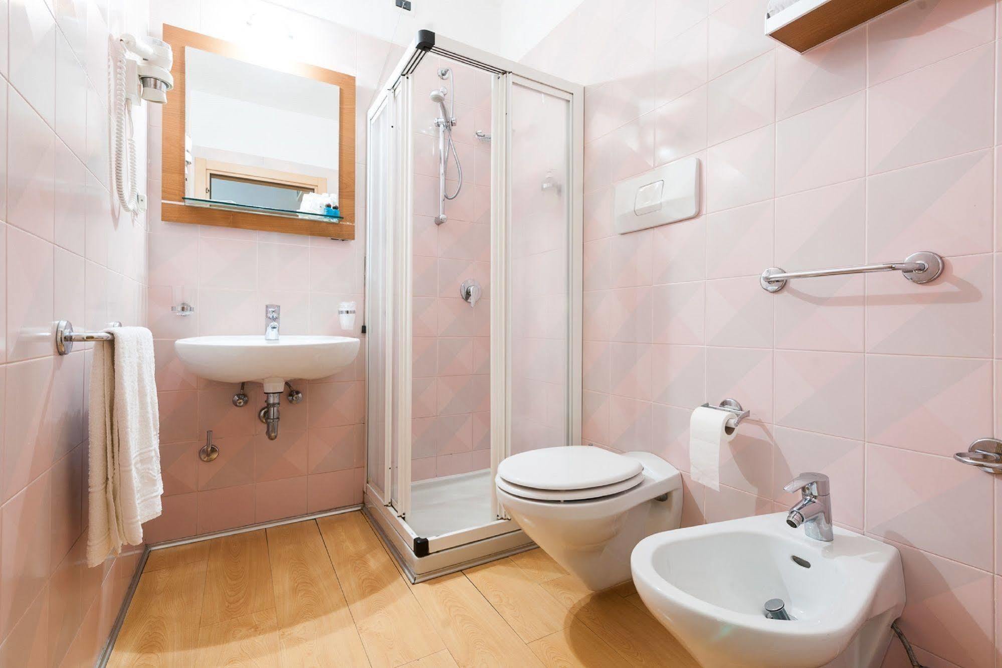 Club Hotel E Residence La Vela 토르볼레 외부 사진