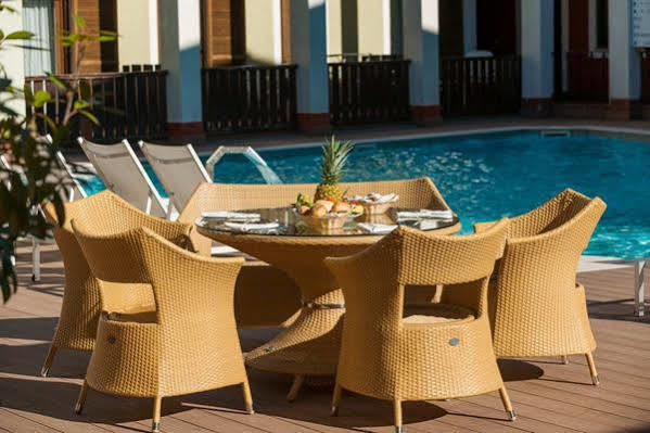Club Hotel E Residence La Vela 토르볼레 외부 사진